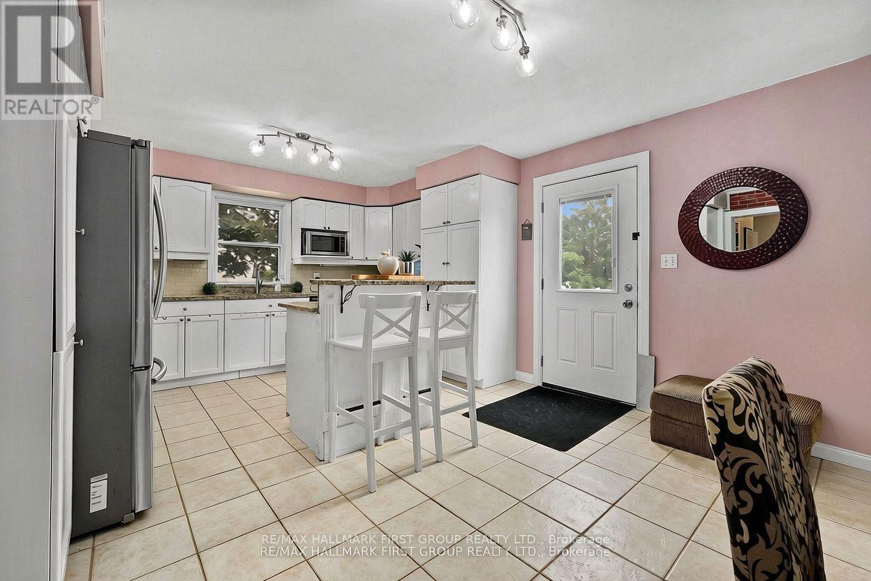 89 ROSE GLEN ROAD N - Image 16
