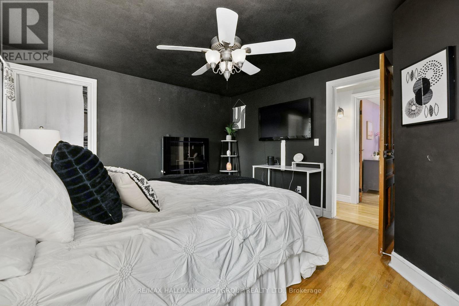 89 ROSE GLEN ROAD N - Image 22
