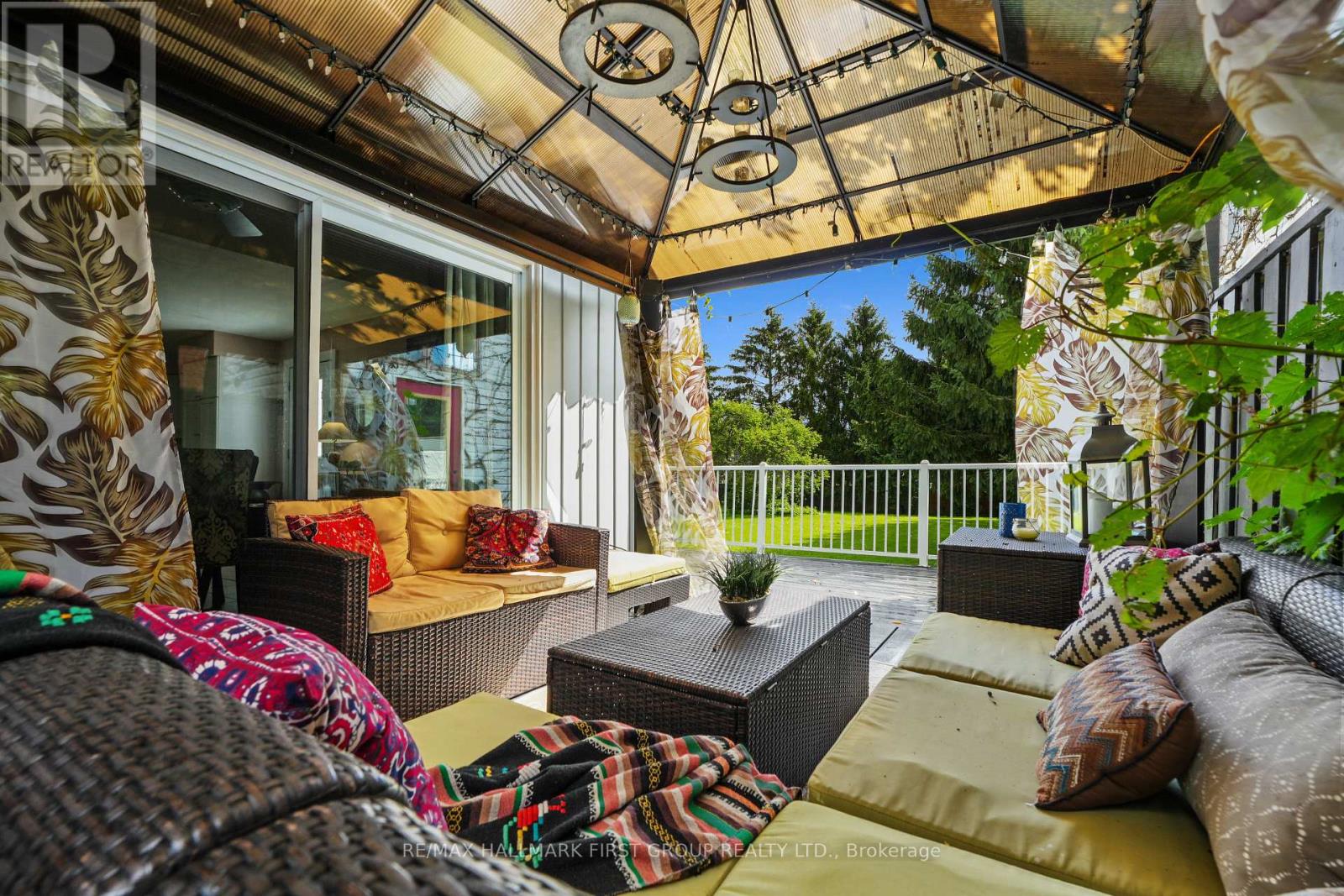 89 ROSE GLEN ROAD N - Image 28