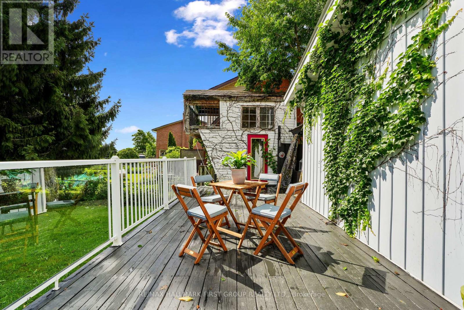 89 ROSE GLEN ROAD N - Image 30