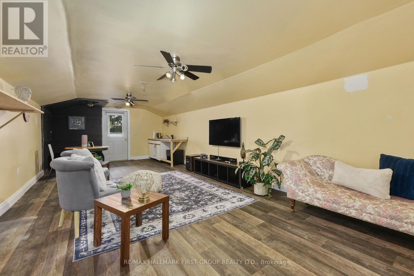 89 ROSE GLEN ROAD N - Image 35
