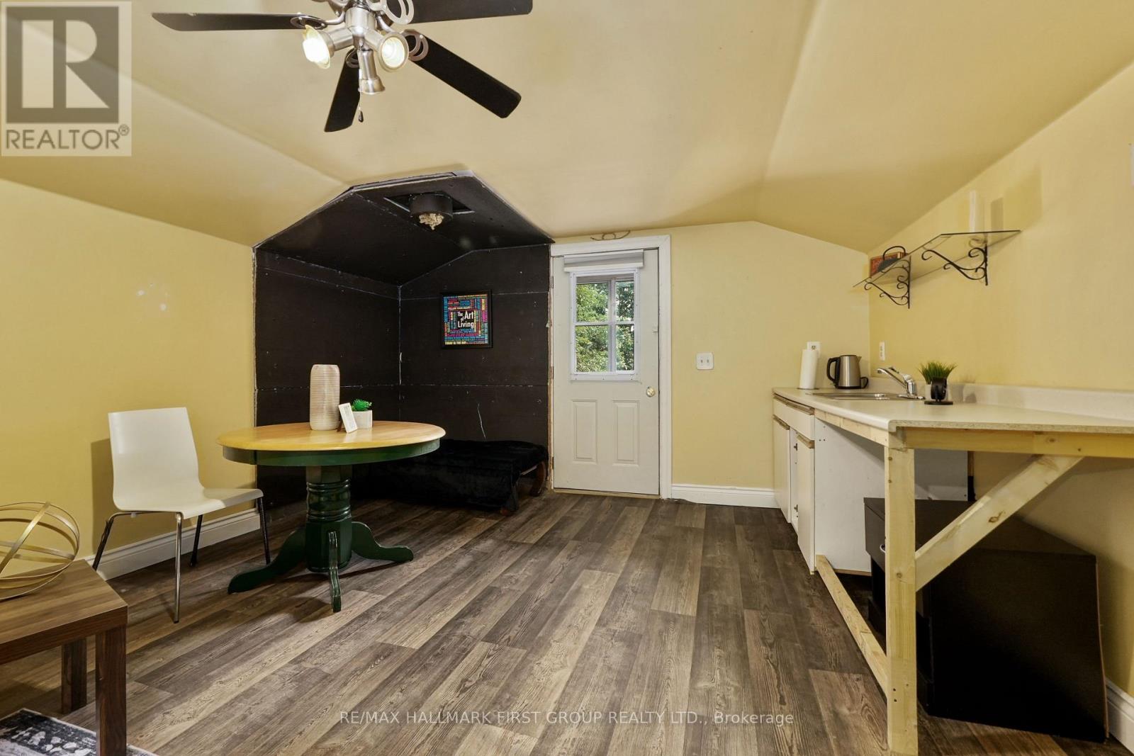 89 ROSE GLEN ROAD N - Image 36