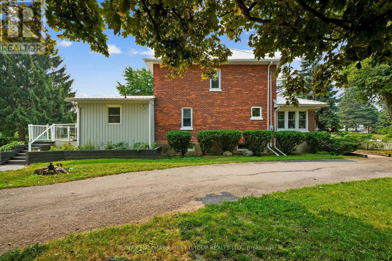 89 ROSE GLEN ROAD N - Image 43