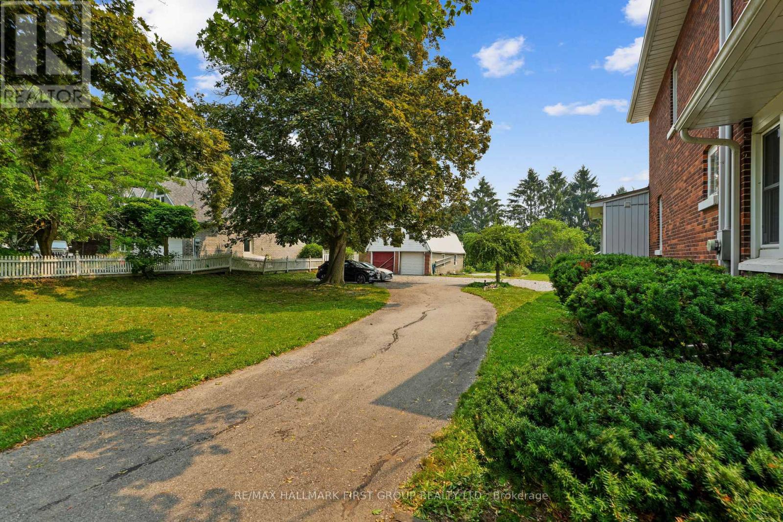 89 ROSE GLEN ROAD N - Image 44