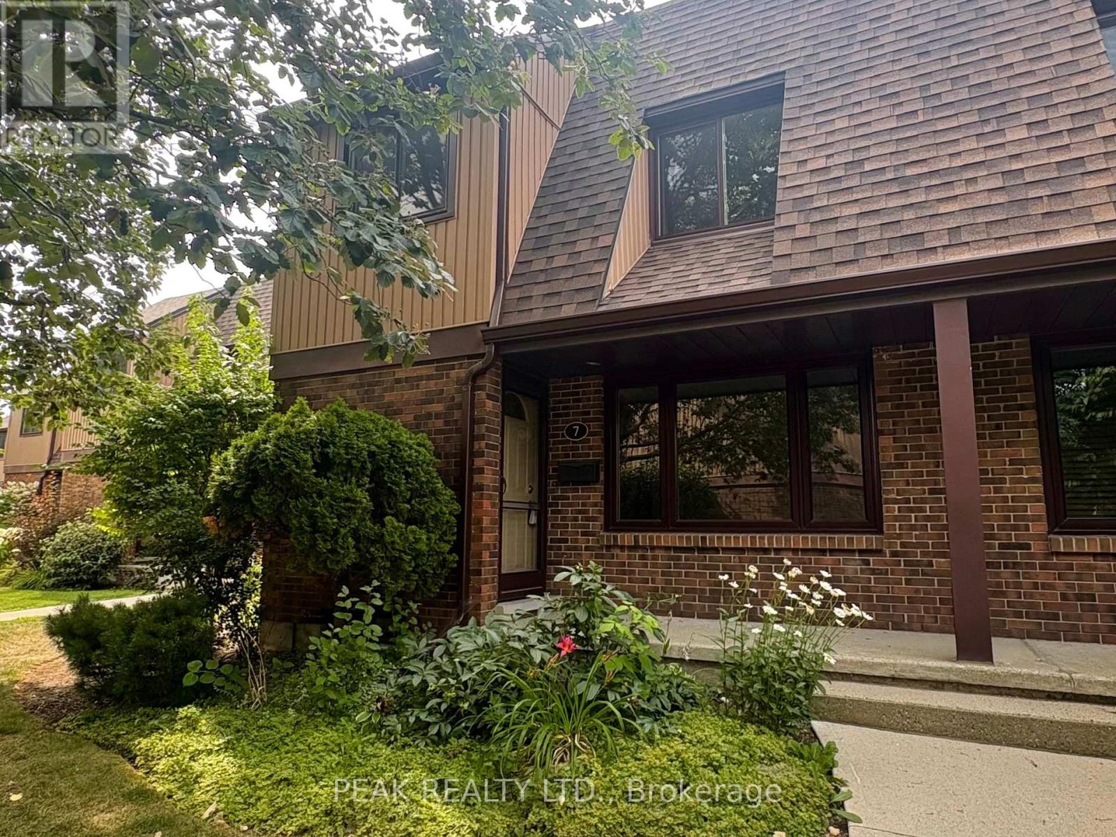 #7 279 SANDOWNE DRIVE - 1