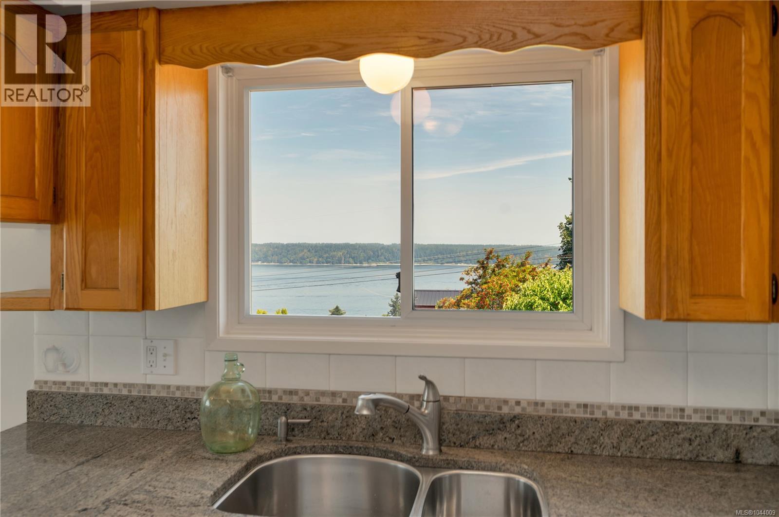 244 Alder St S - 10