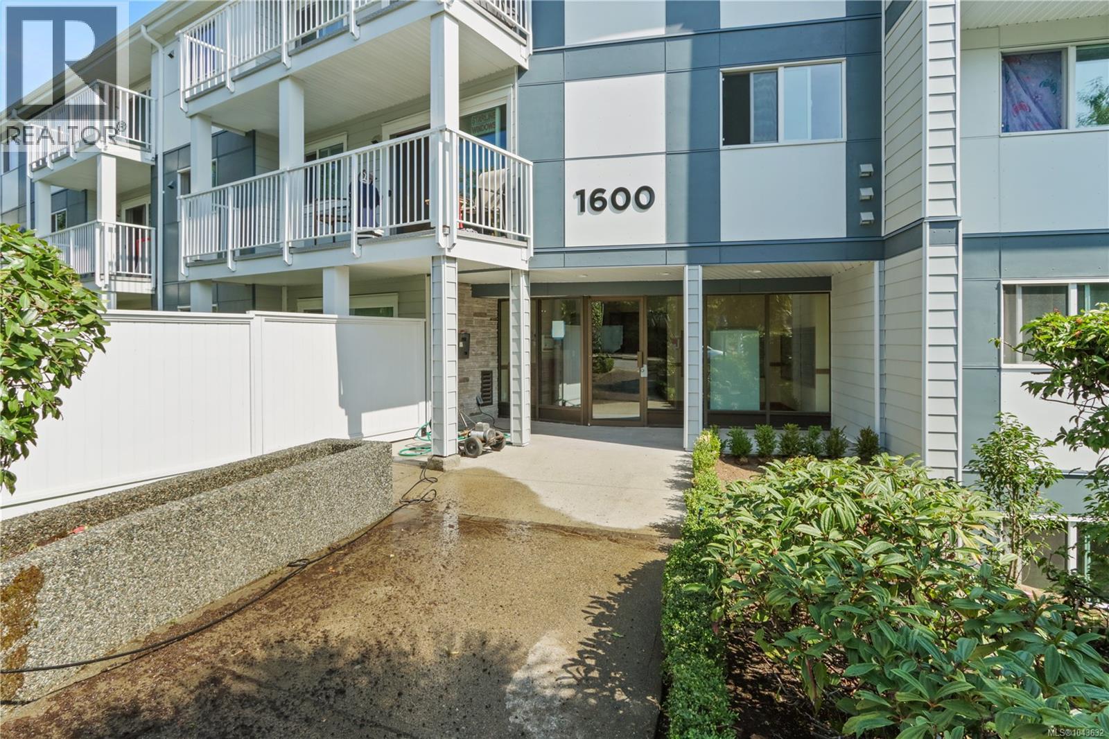 #216 1600 Dufferin Cres - 2