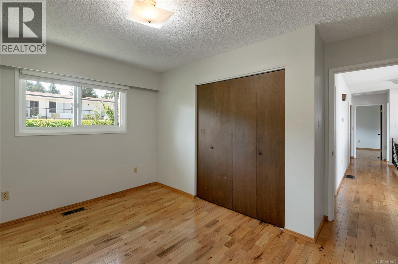 244 Alder St S - Image 32
