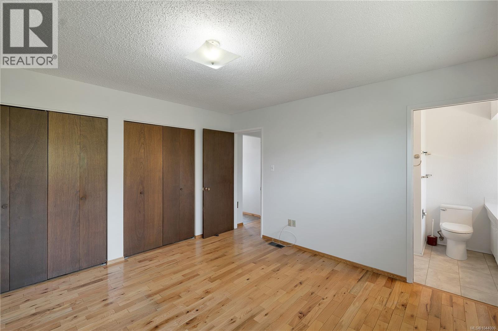 244 Alder St S - Image 25