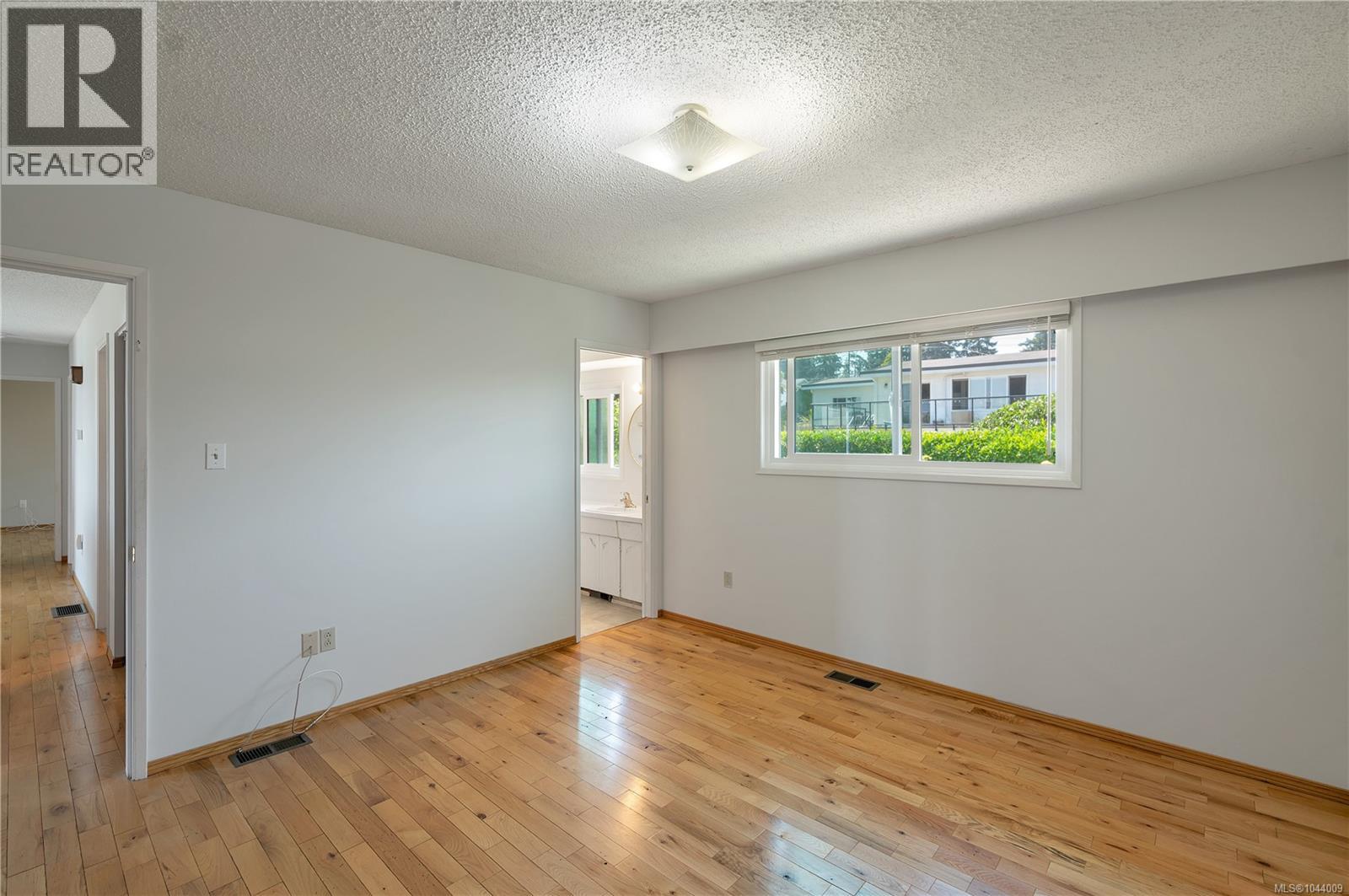 244 Alder St S - 24