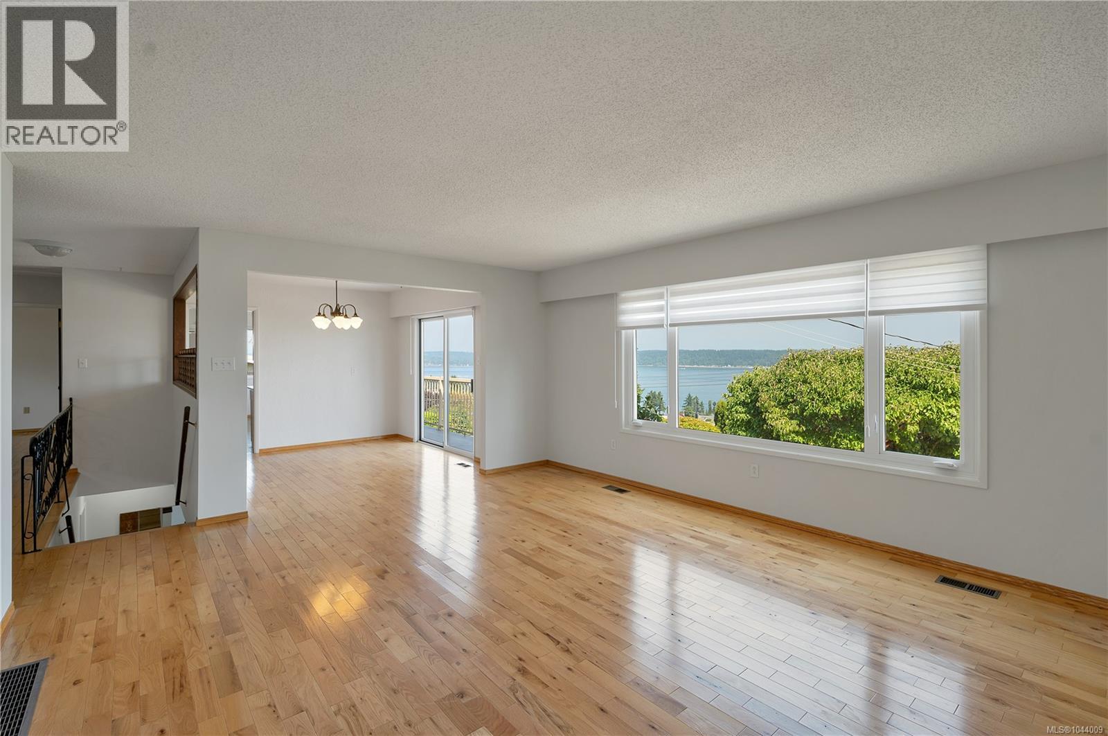 244 Alder St S - 11