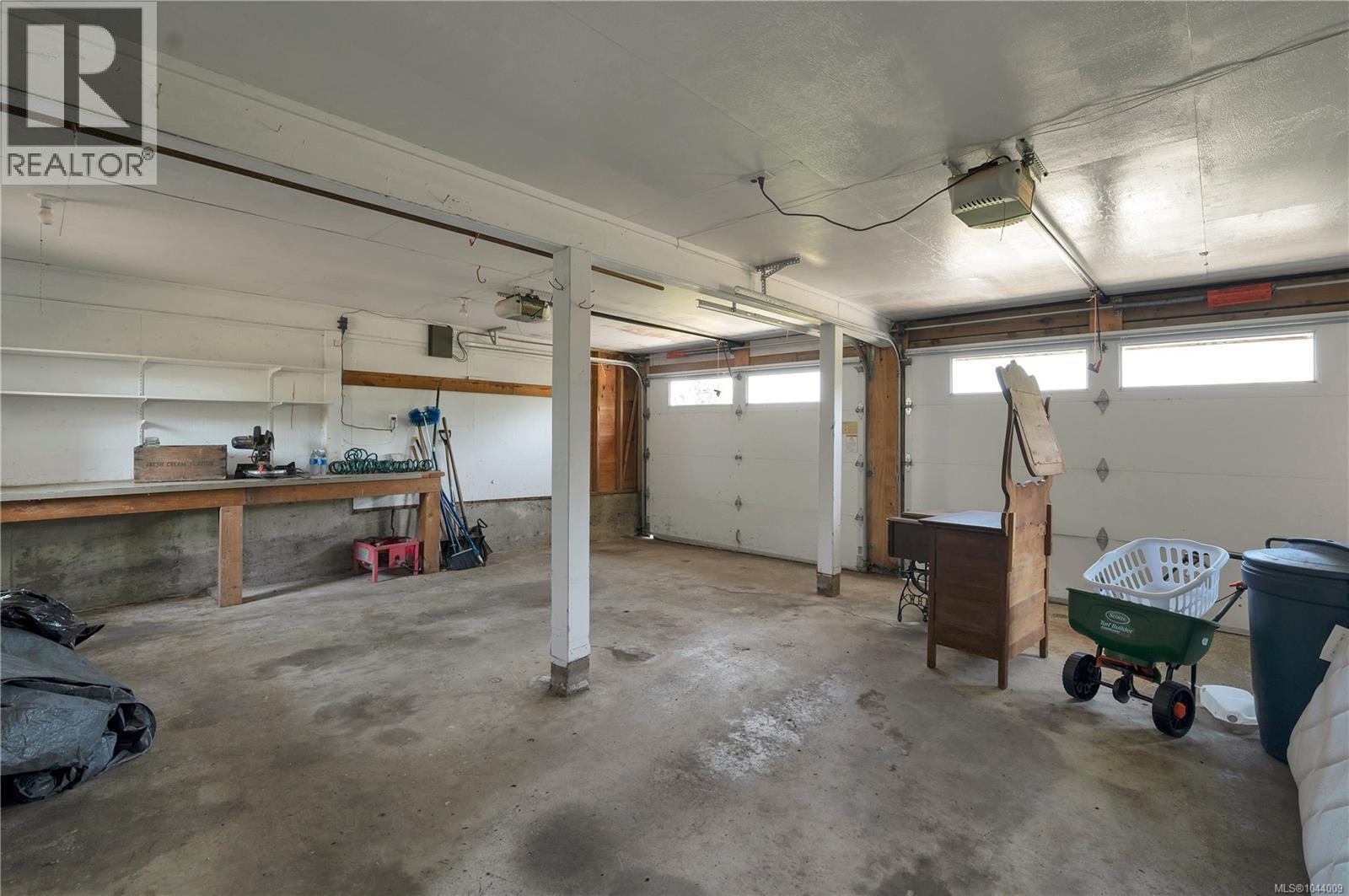 244 Alder St S - 44
