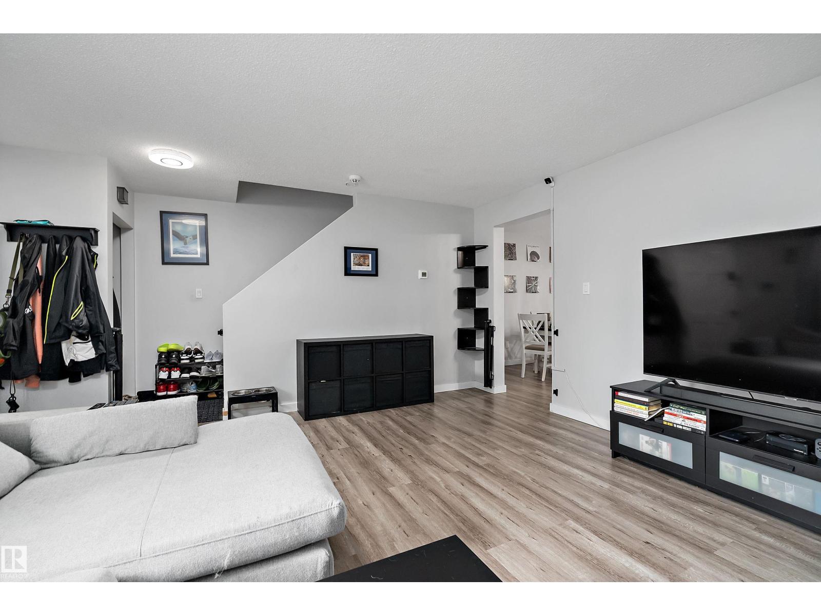 11439 39 AV NW - 9