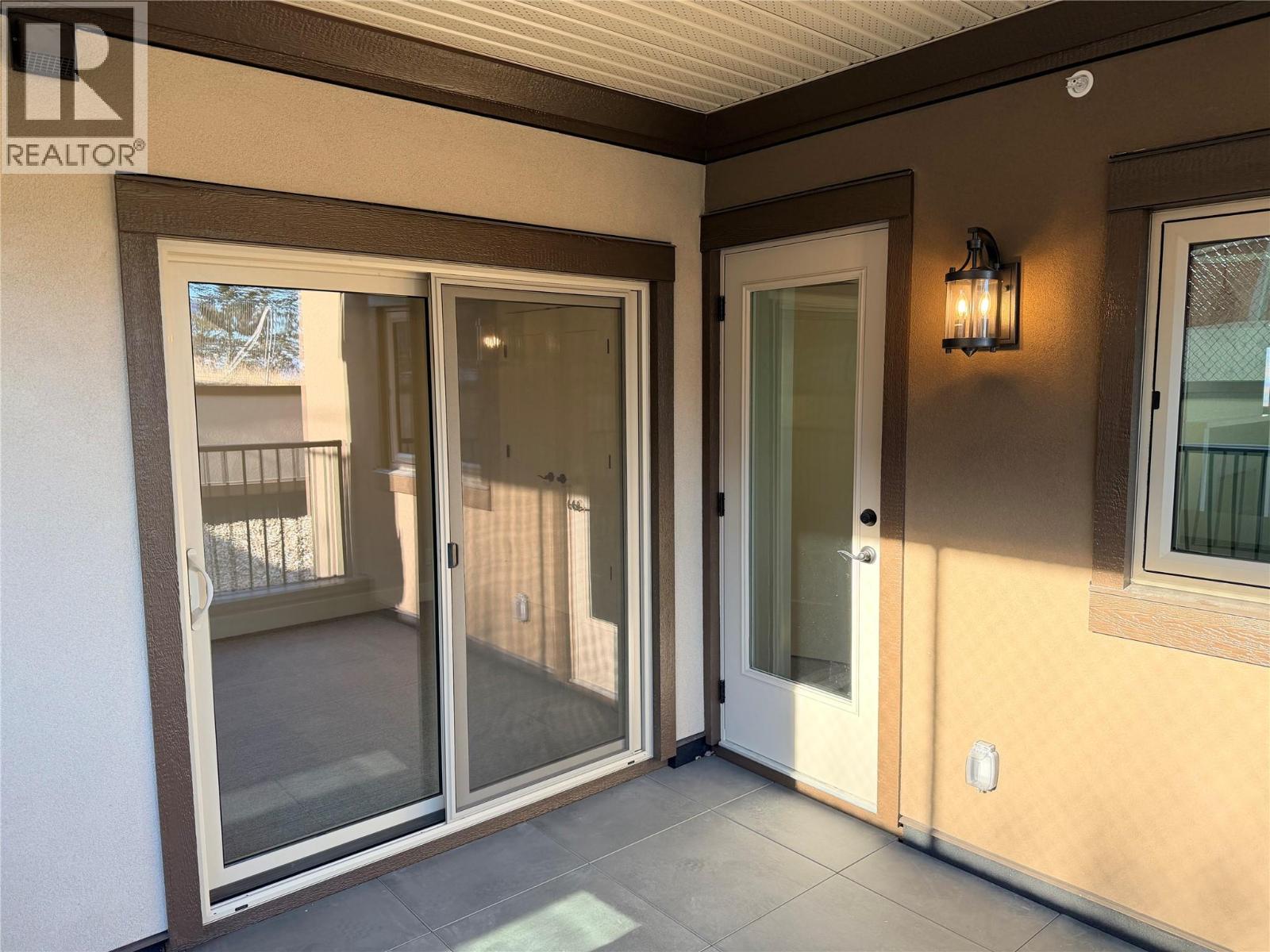 #103 2171 Van Horne Drive - 18