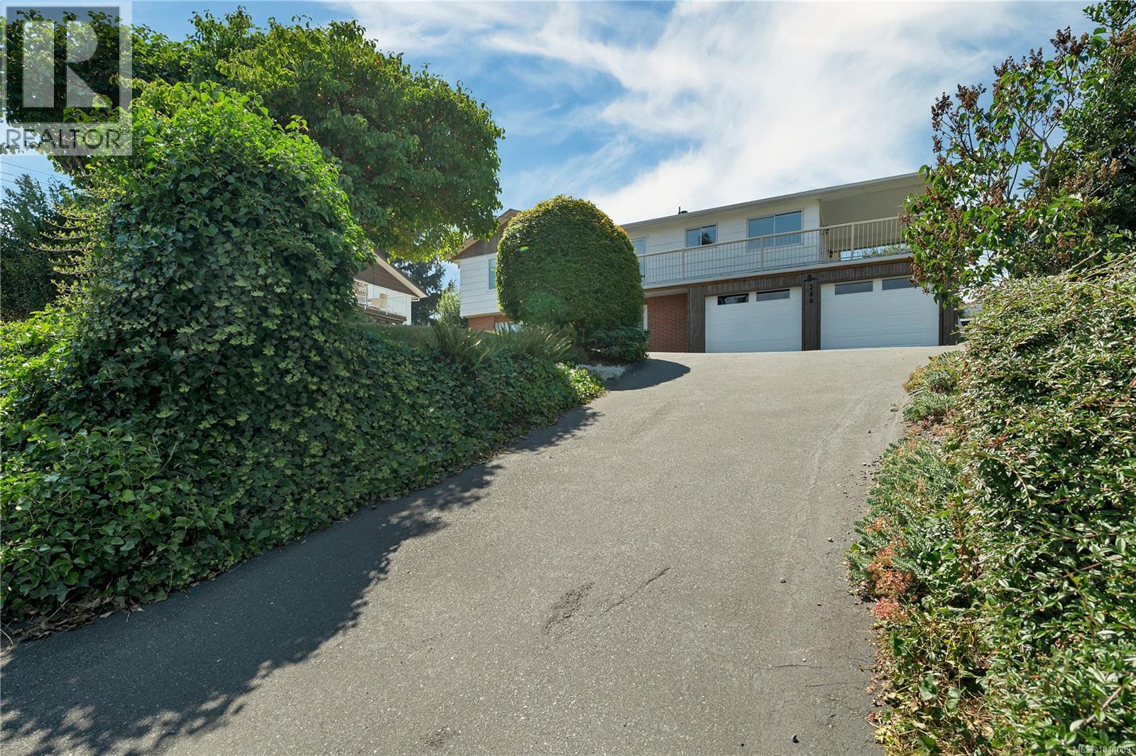 244 Alder St S - Image 53