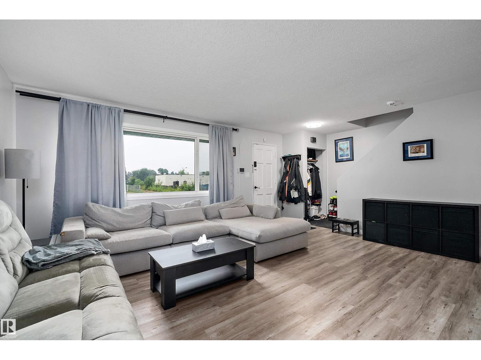 11439 39 AV NW - 8