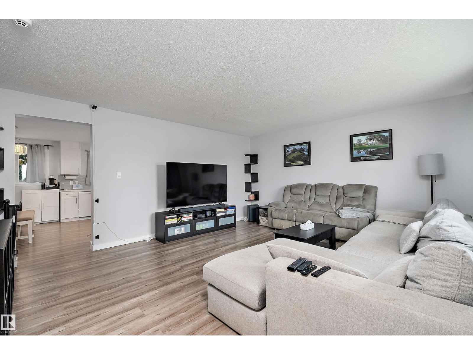 11439 39 AV NW - 5