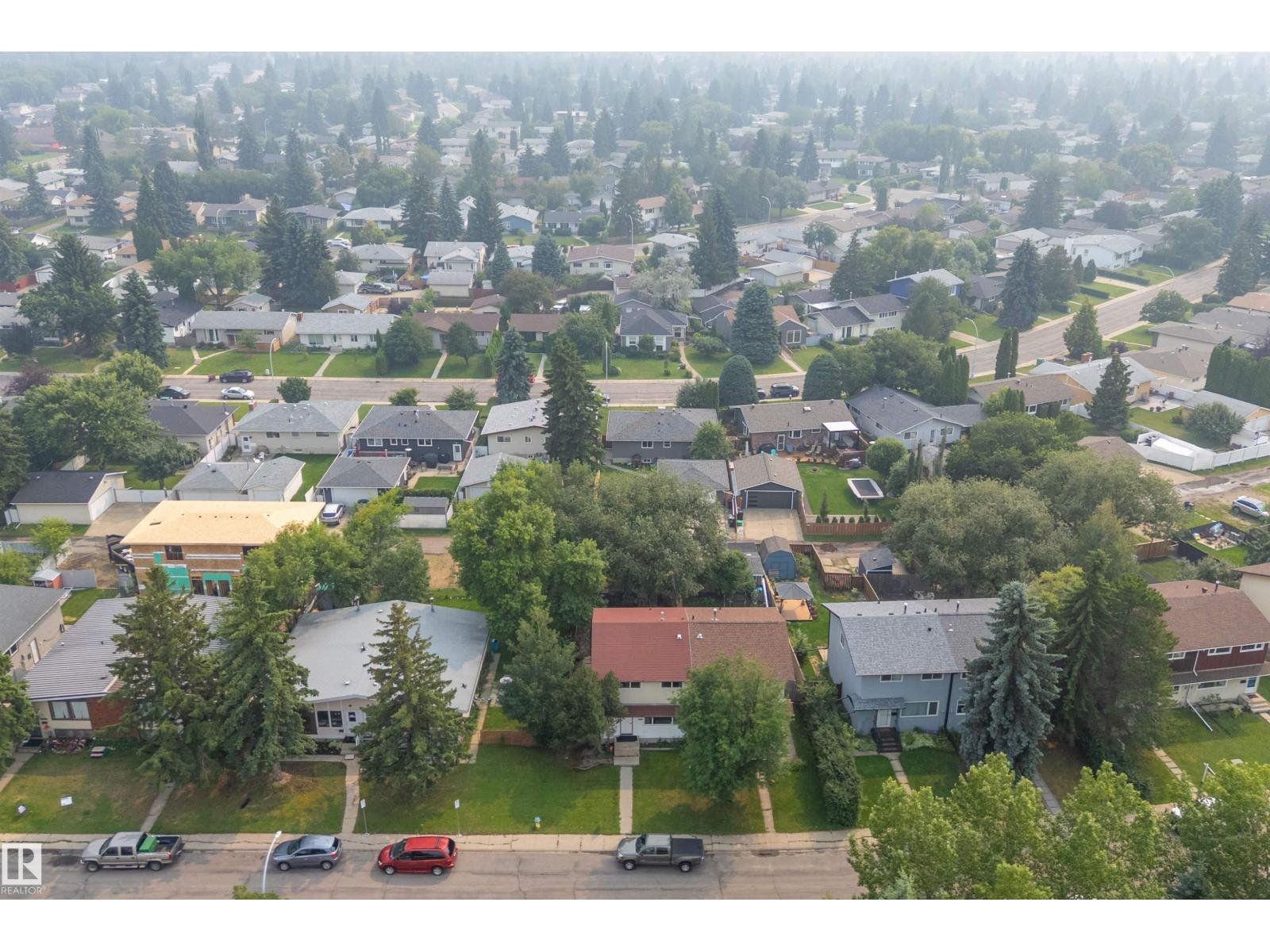 11439 39 AV NW - 44