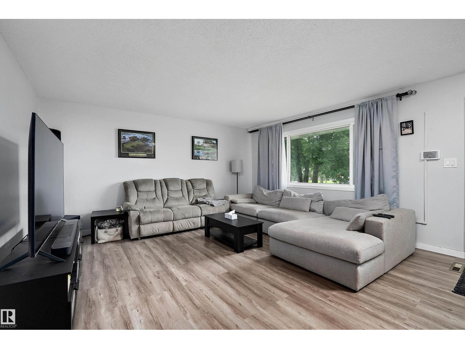 11439 39 AV NW - 7
