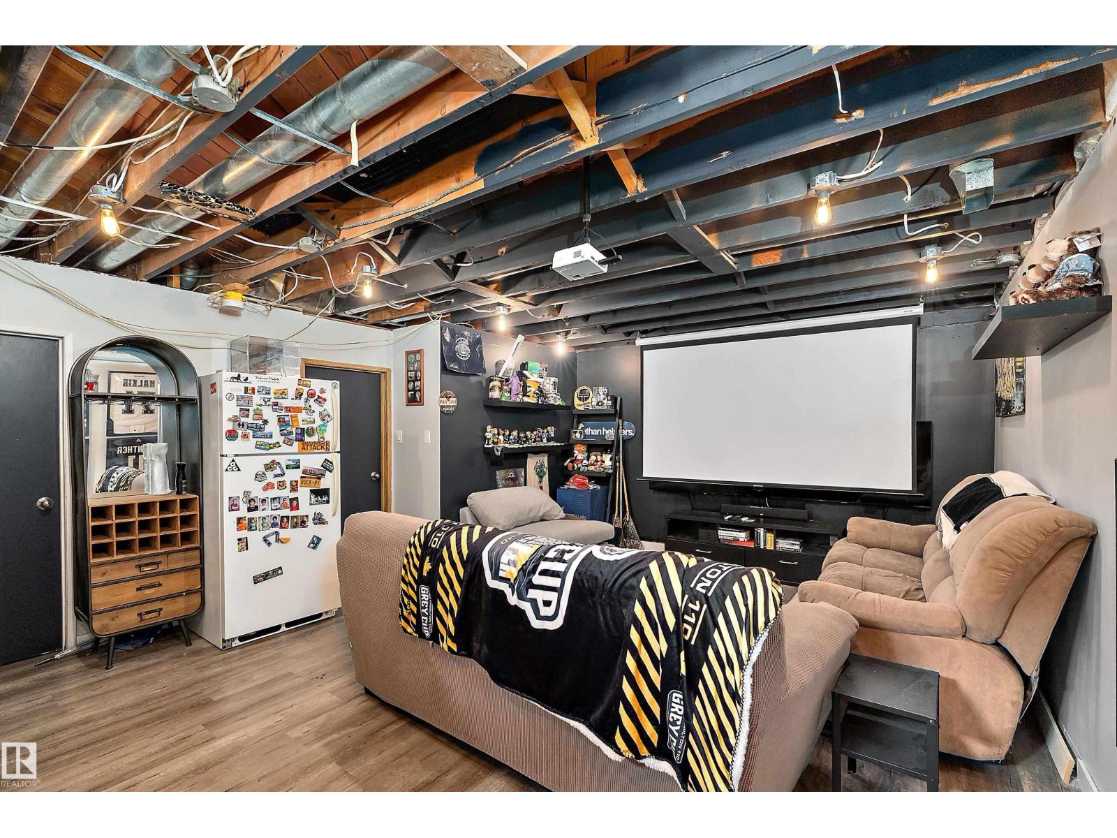 11439 39 AV NW - 26