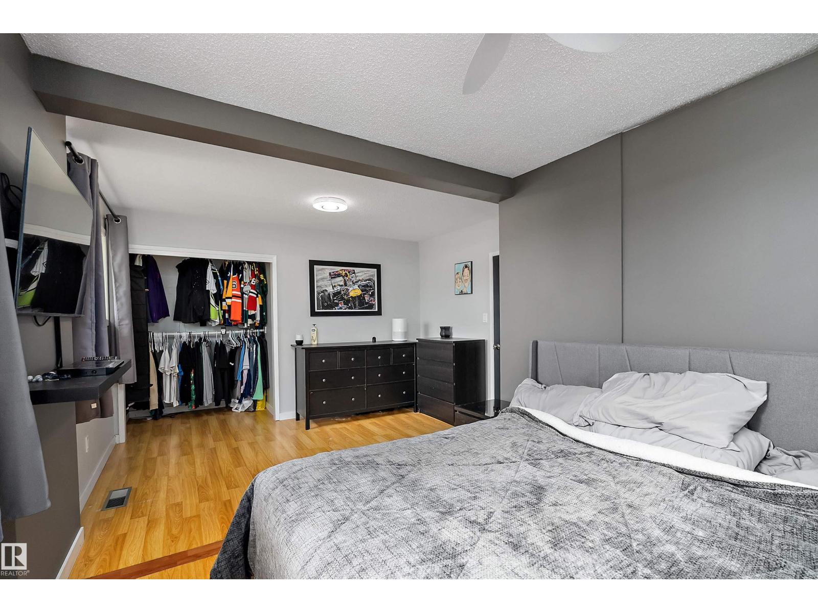 11439 39 AV NW - 24