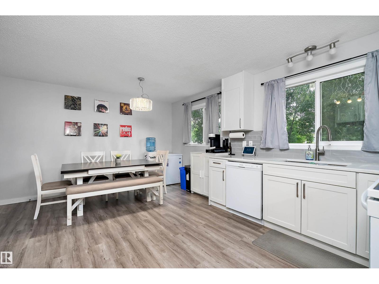 11439 39 AV NW - 17