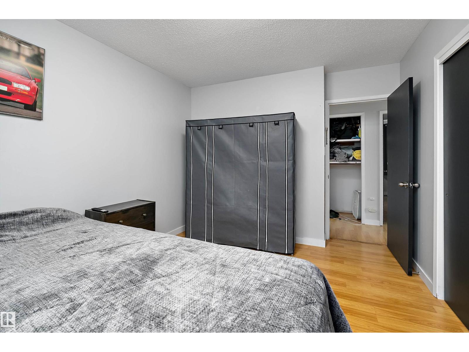 11439 39 AV NW - 19