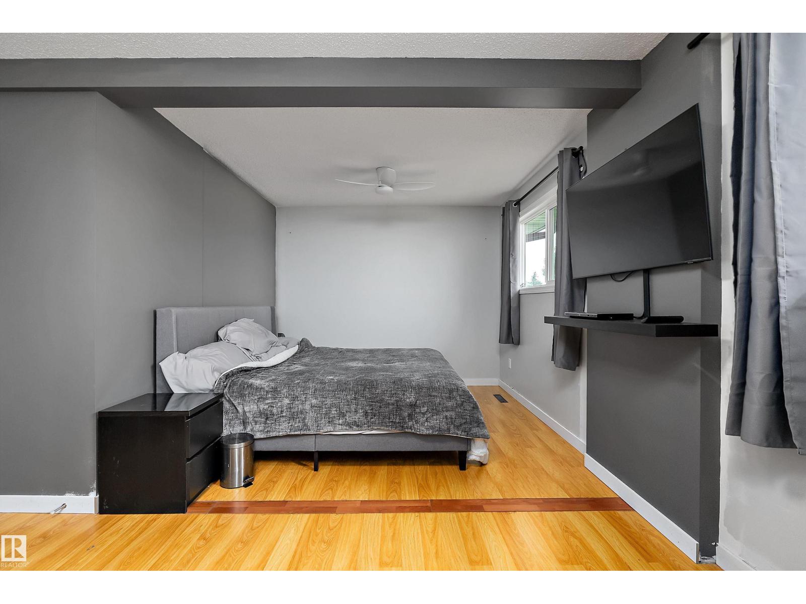 11439 39 AV NW - 22