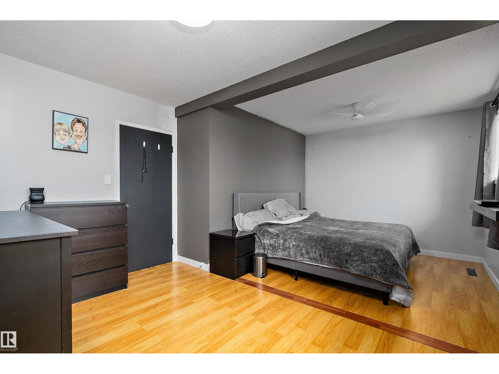 11439 39 AV NW - 23