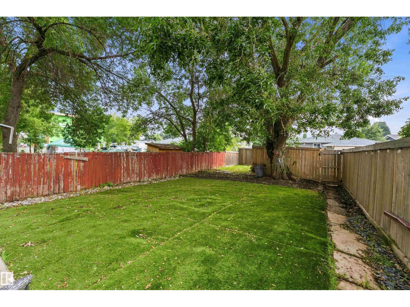 11439 39 AV NW - 35