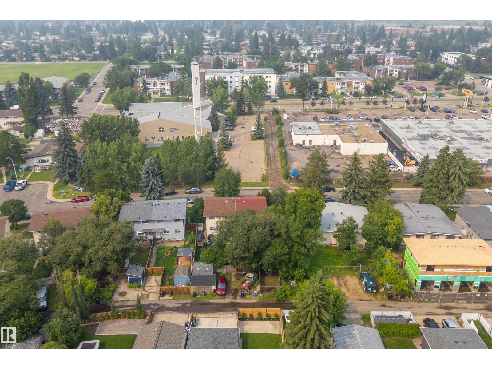 11439 39 AV NW - 41