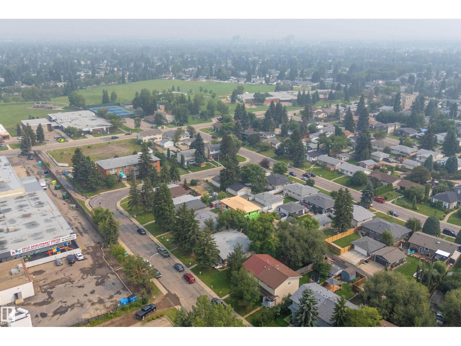 11439 39 AV NW - 46