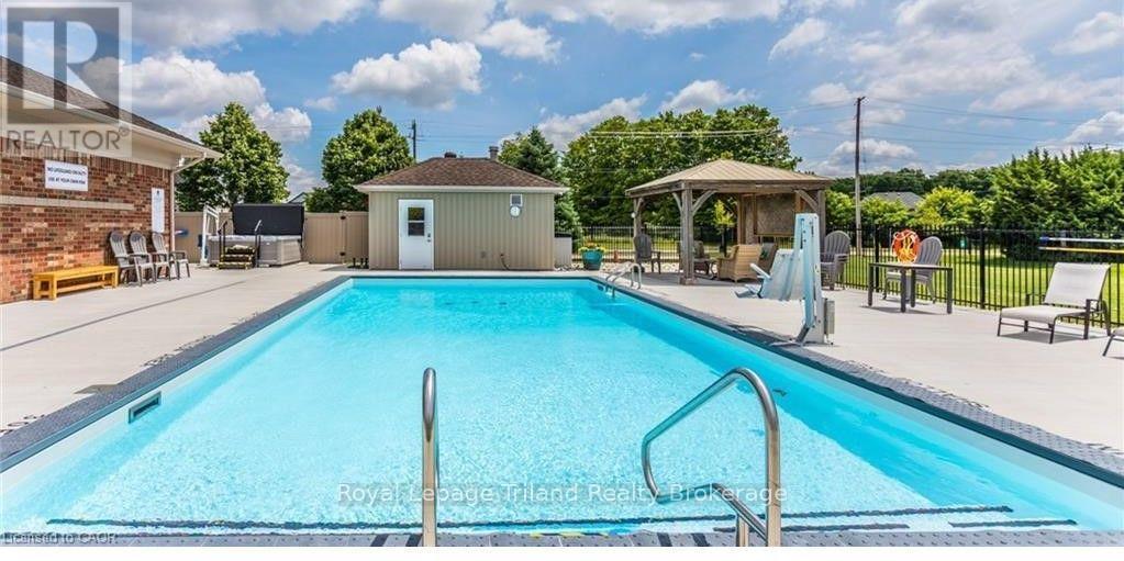 121 WESTON DRIVE - 39