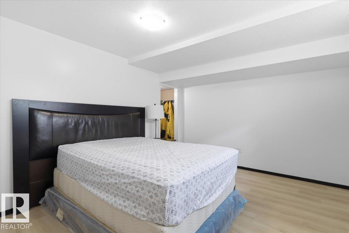 242 Northmount DR - 19