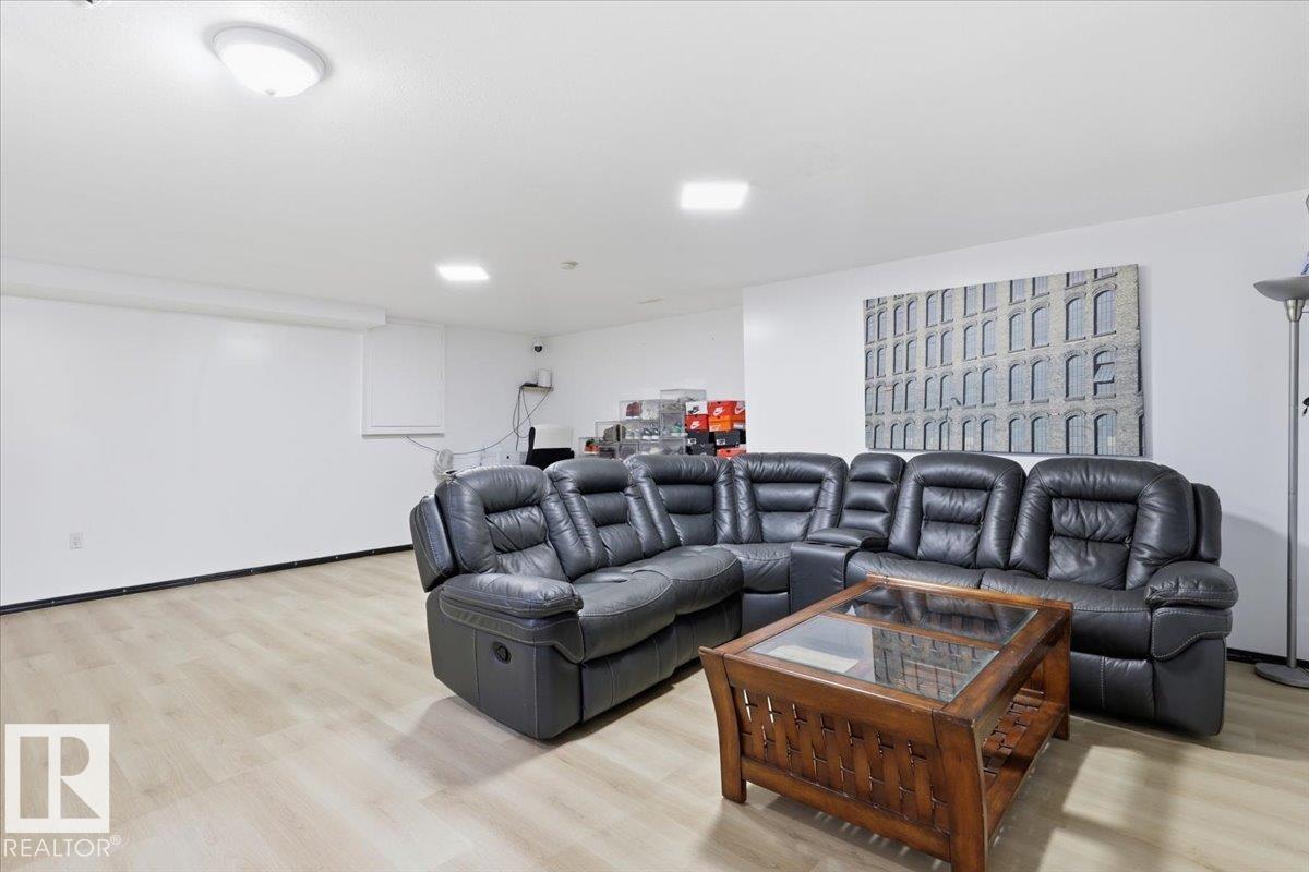 242 Northmount DR - 17