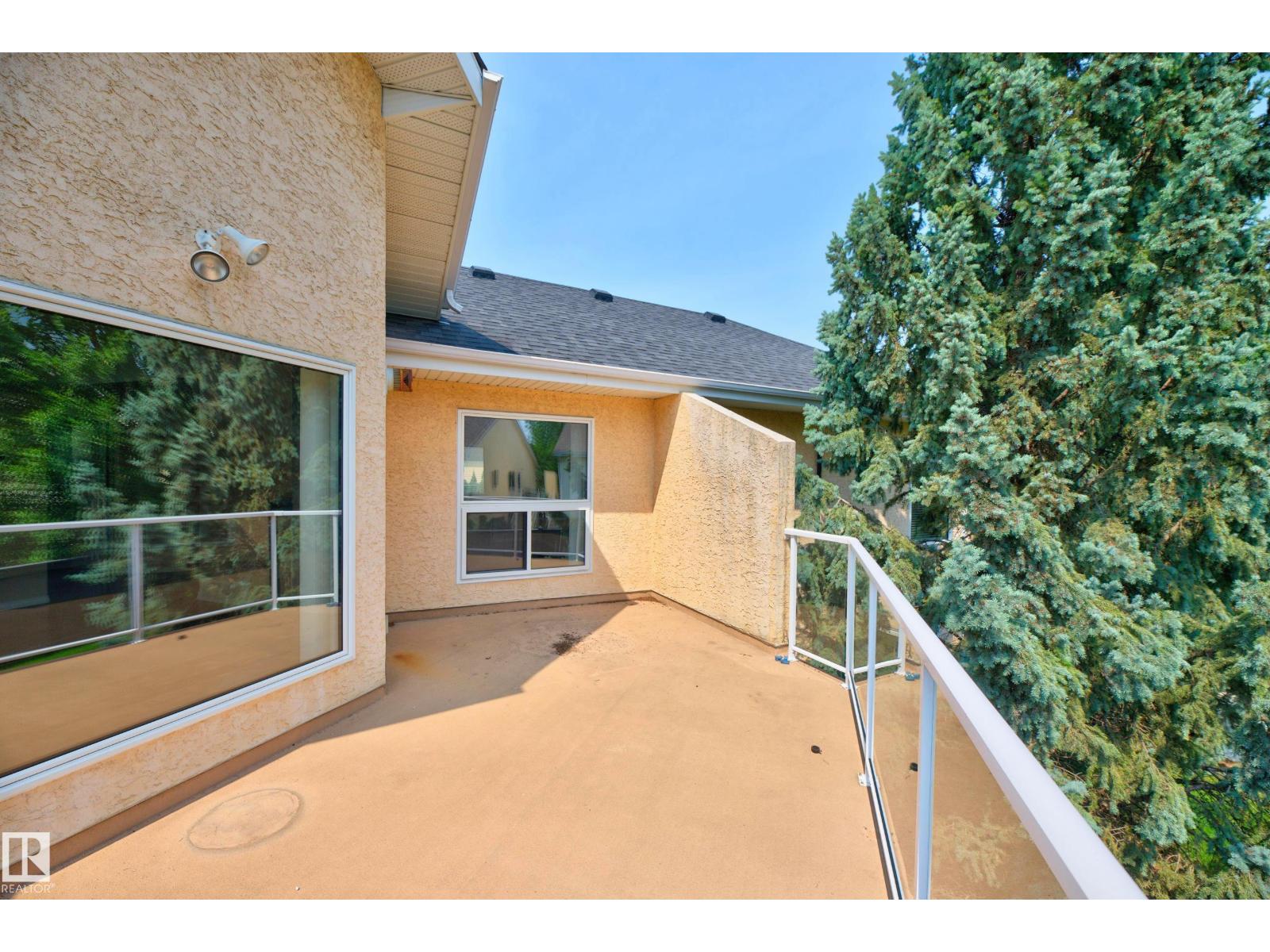 #4 11809 9B AV NW - 10