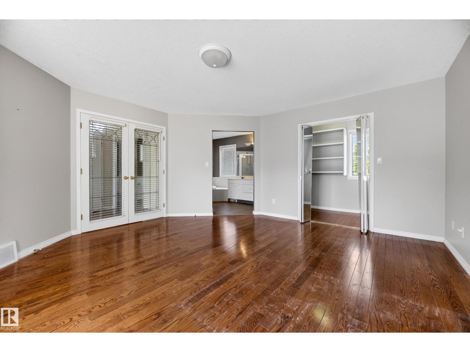 #4 11809 9B AV NW - 40