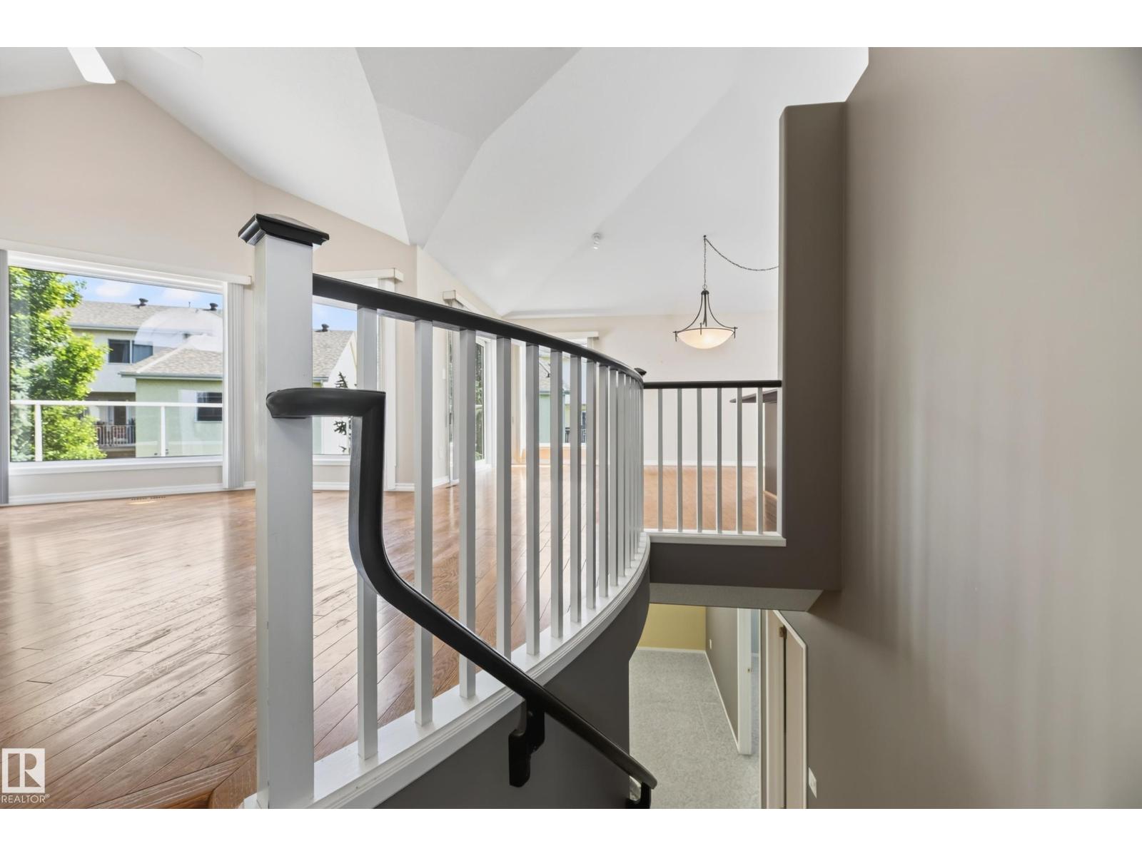 #4 11809 9B AV NW - 22
