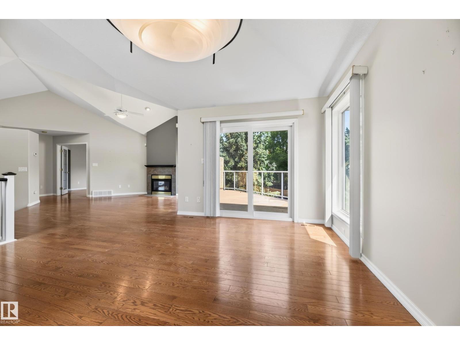#4 11809 9B AV NW - 30