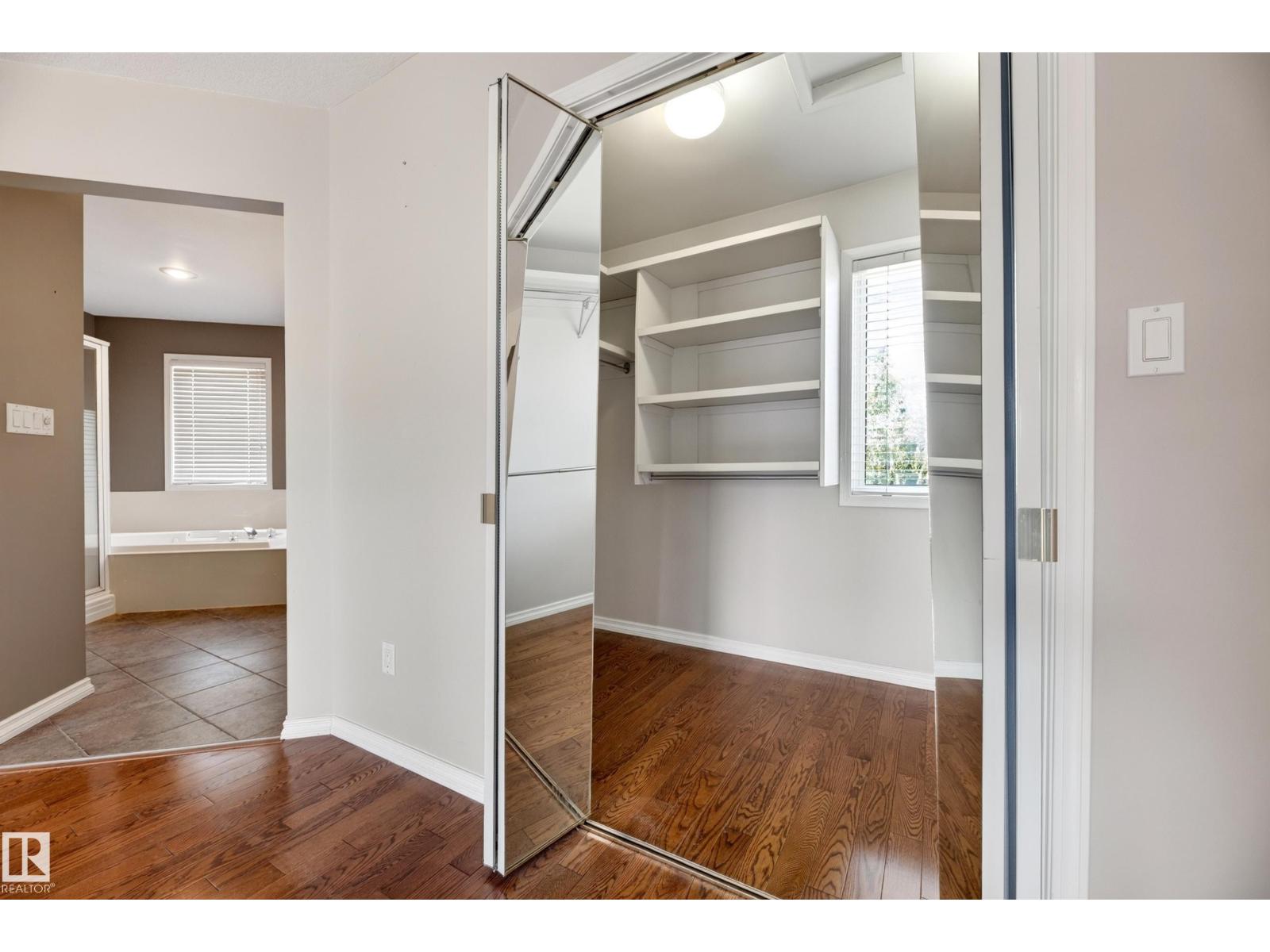 #4 11809 9B AV NW - 42