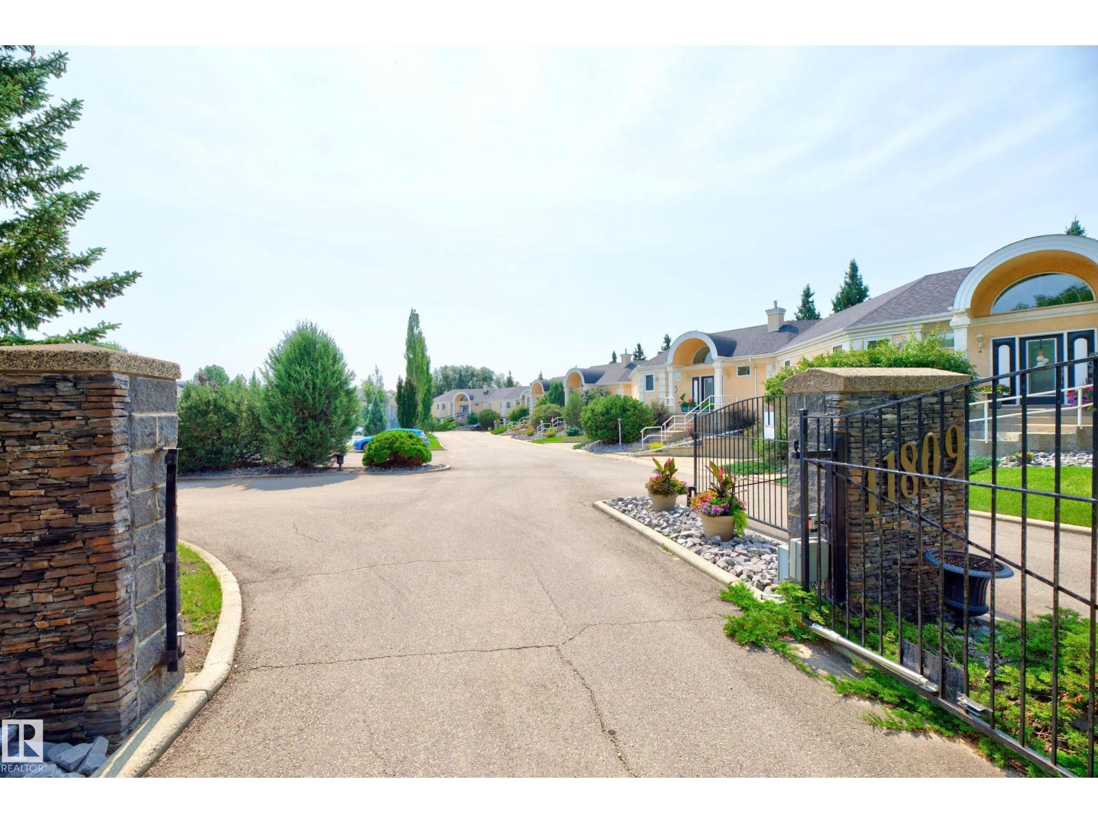 #4 11809 9B AV NW - 19