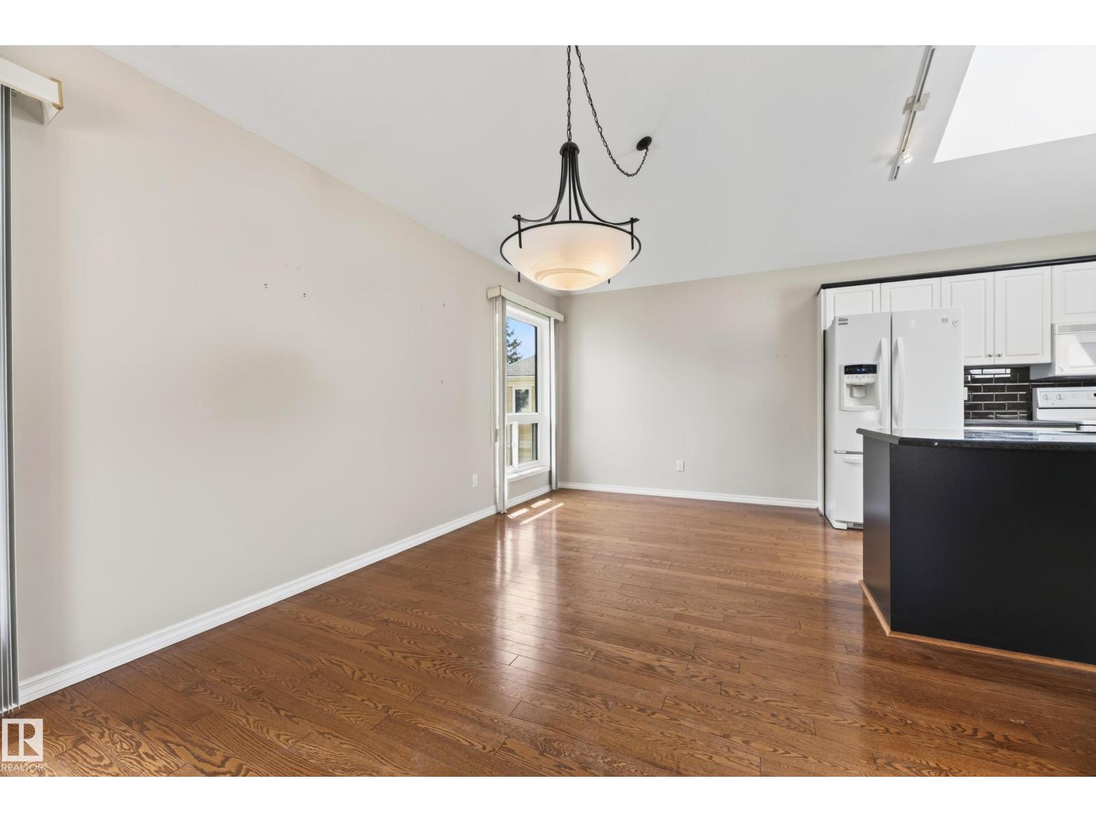 #4 11809 9B AV NW - 29