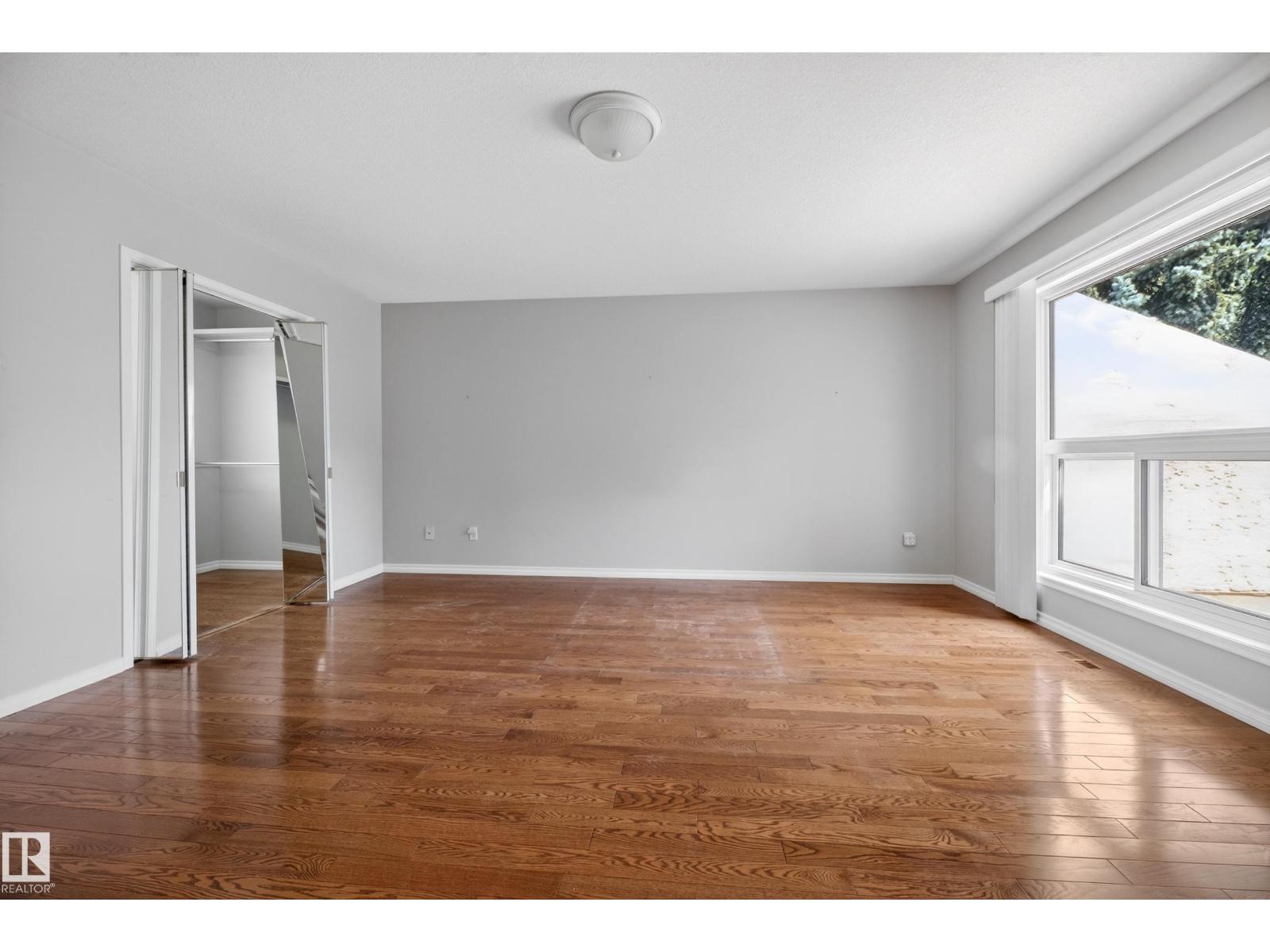#4 11809 9B AV NW - 38