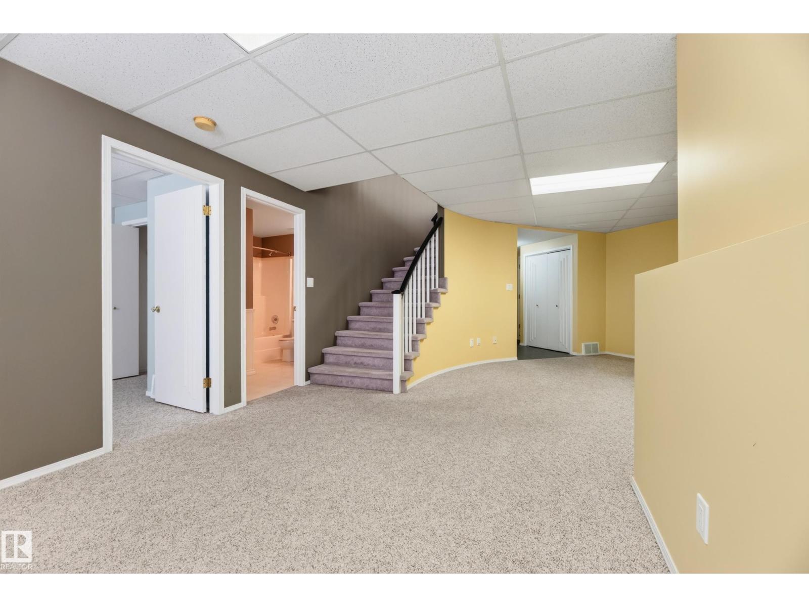 #4 11809 9B AV NW - 48