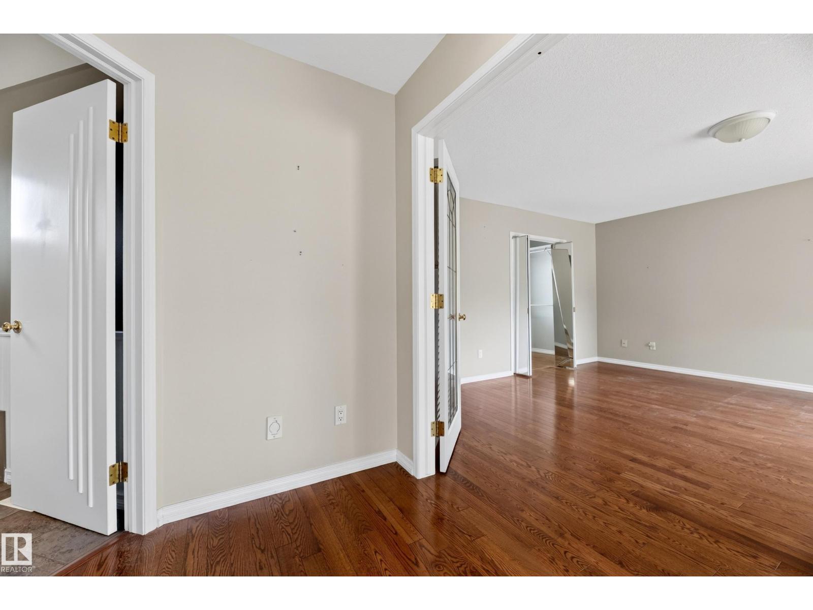 #4 11809 9B AV NW - Image 37