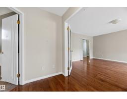#4 11809 9b Av Nw, Edmonton, AB T6J7B6 Photo 37