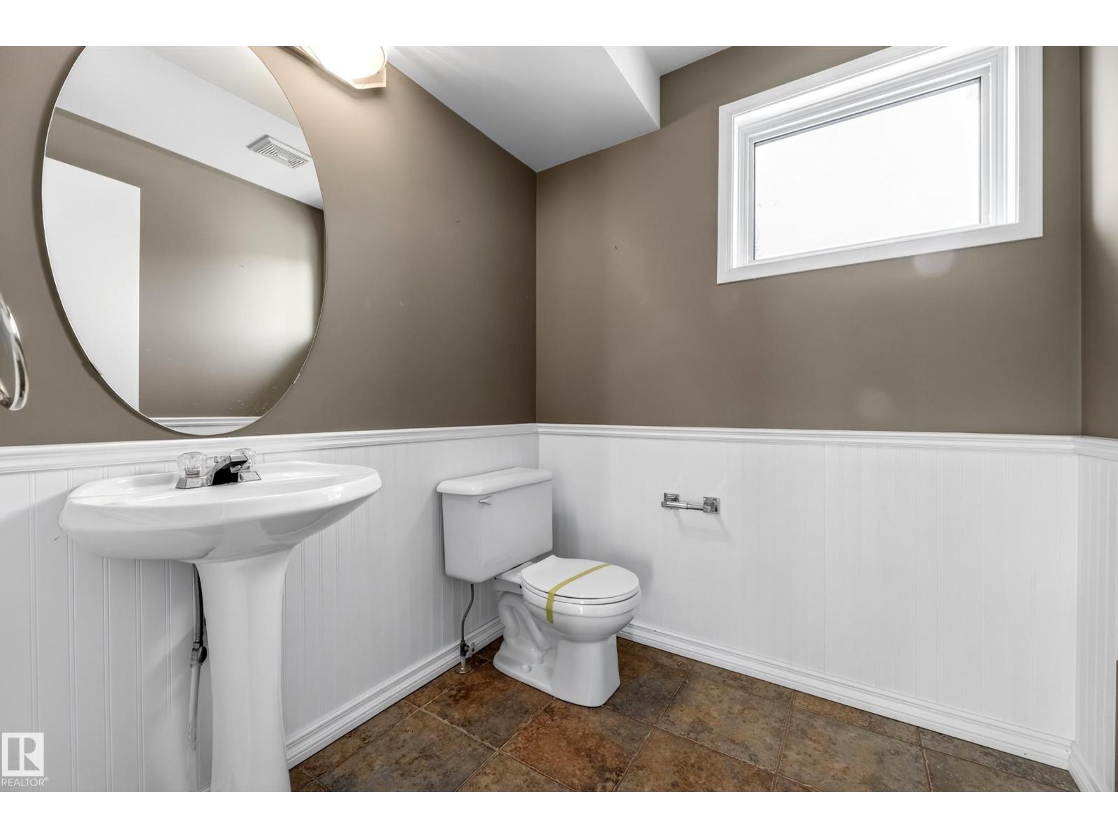 #4 11809 9B AV NW - 45