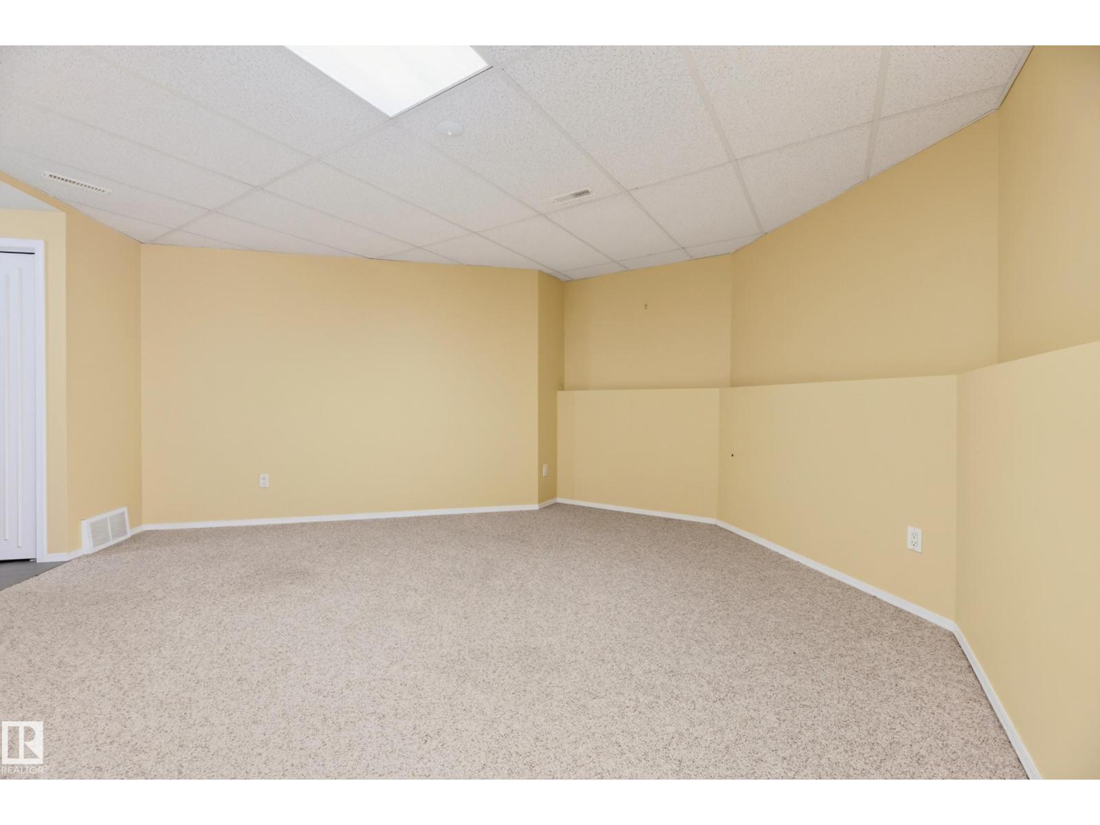 #4 11809 9B AV NW - 49
