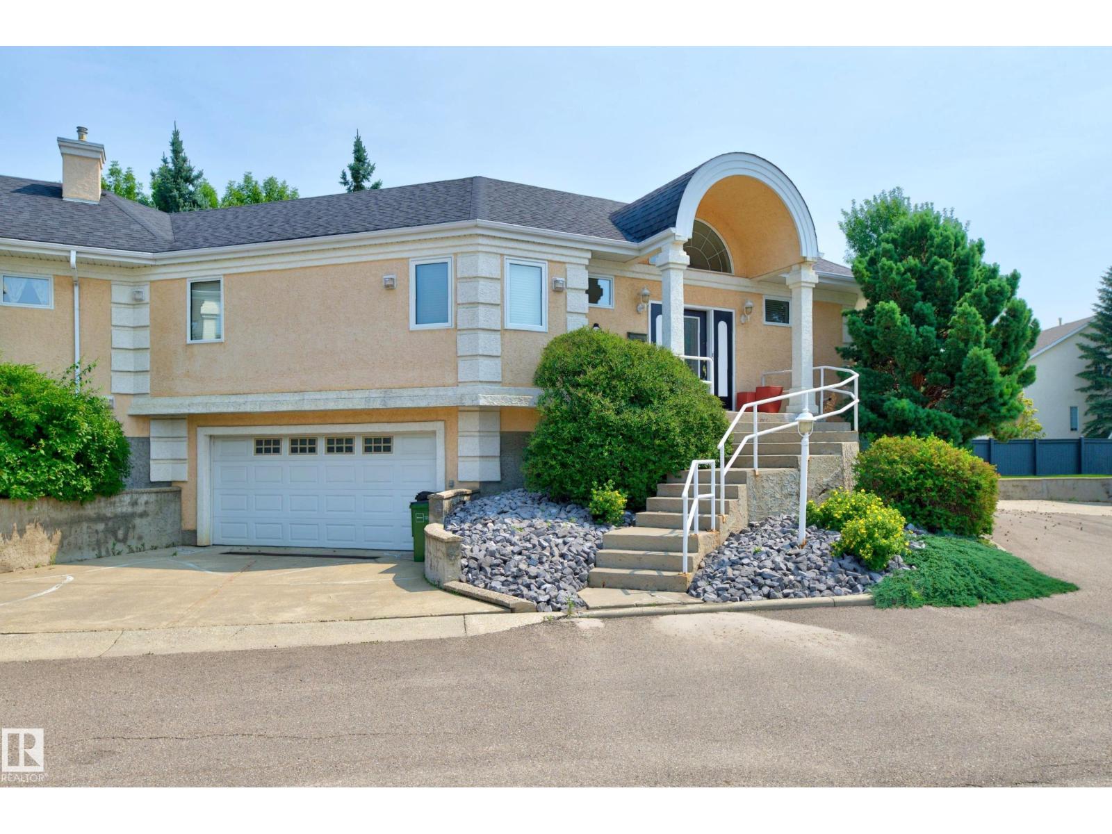 #4 11809 9B AV NW - 3