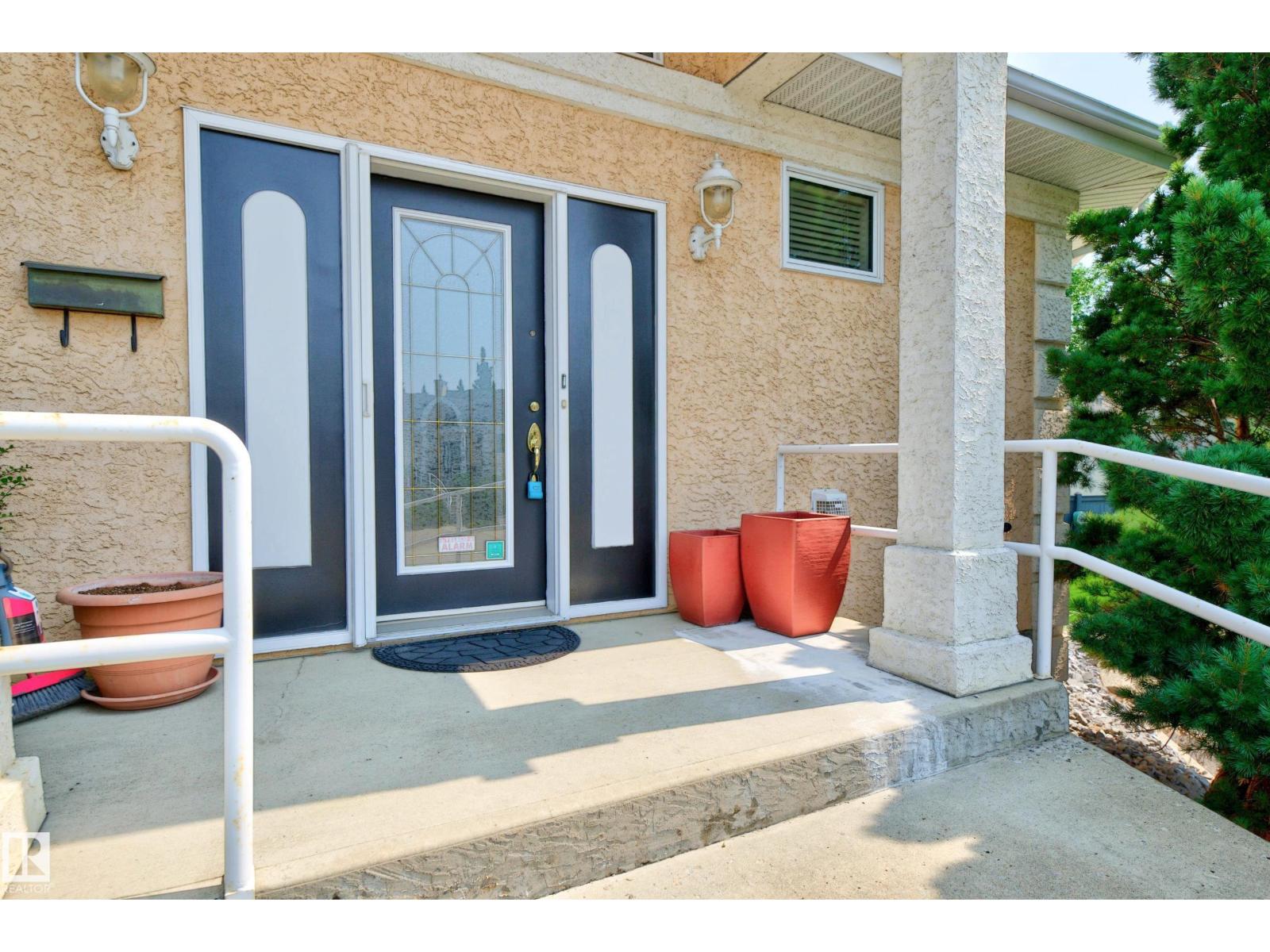 #4 11809 9B AV NW - 8